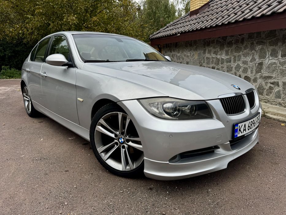 BMW E90 325i— машина, которая делает утро бодрым без кофе!