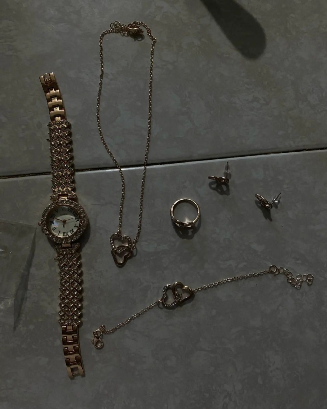 Zegarek z zestawem biżuterii Naszyjnik Branzoletka Kolczyki Pierścione