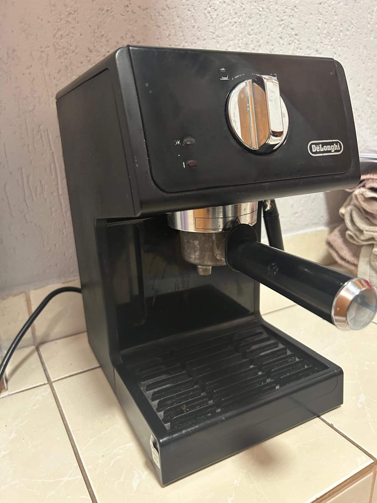 Ekspres kolbowy firmy delonghi