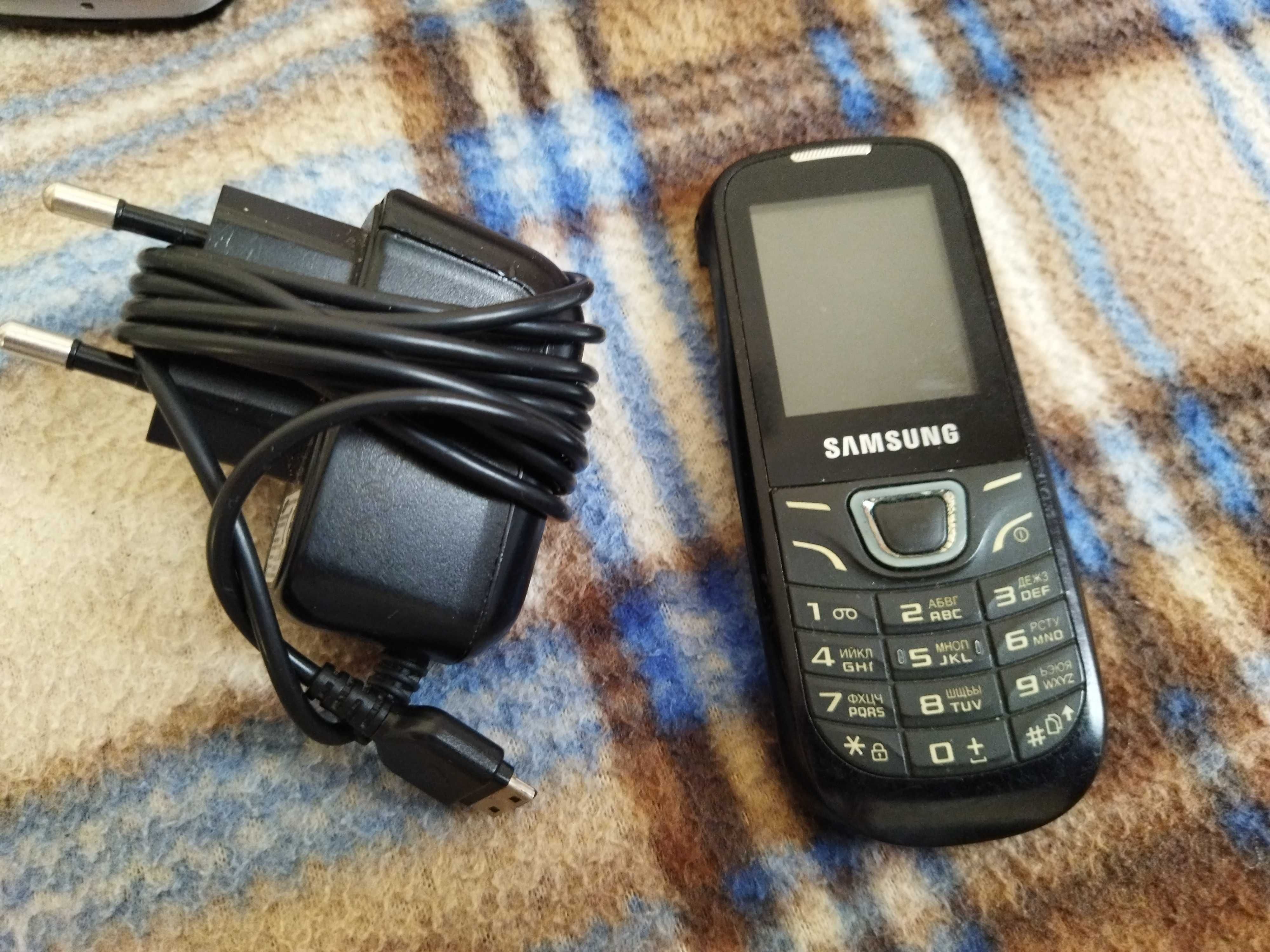 Samsung E1225T + зарядка на 1 симку. Отправка по НП