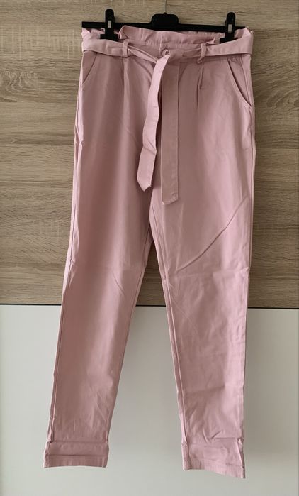 Różowe zwężane spodnie 3/4 rozmiar S