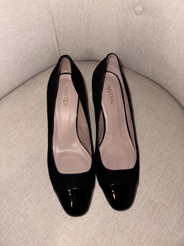 Sapatos pretos estilo Chanel - n39