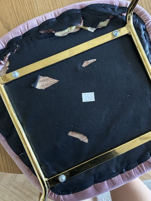 Komplet krzeseł welurowych różowych ze złotym