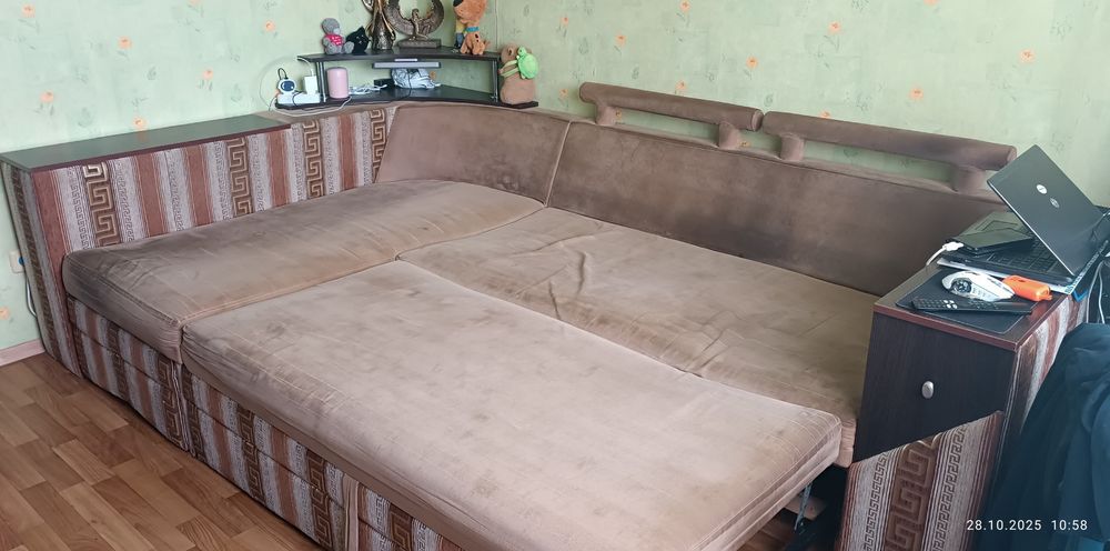 Продам кутовий диван