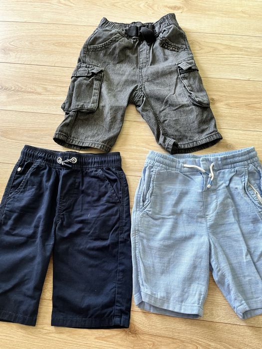 Spodenki chlopiece o rozmiarze 122-128