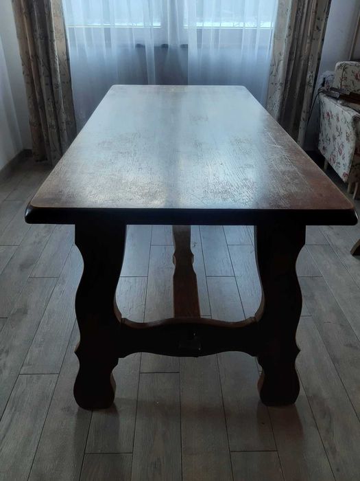 stół drewniany z 4 krzesłami