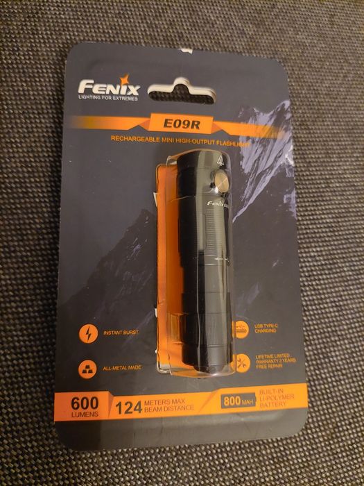 Nowa latarka Fenix e09r 600 lumenów 124m