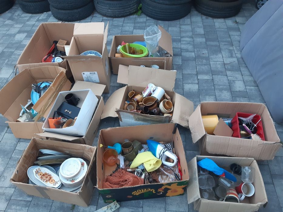 Wyprzedaż staroci z prlu.