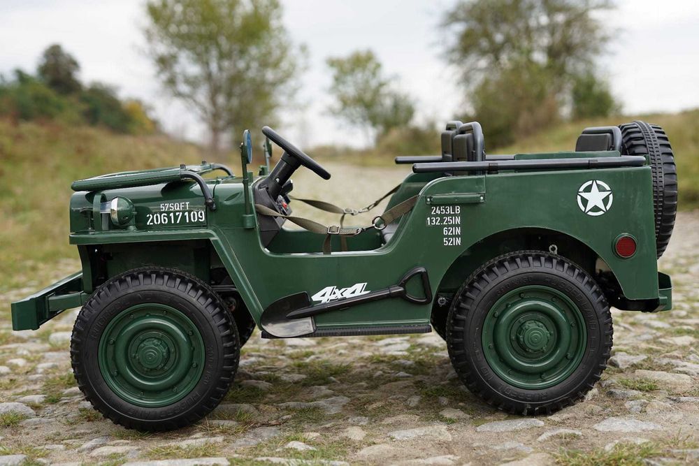 WOJSKOWY JEEP 24V 800W 4x4 Retro Elektryczny Auto Akumulator 3 DZIECI