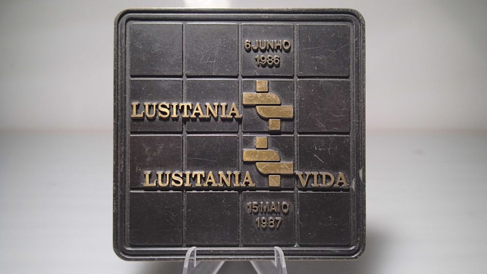 Placa em Bronze da Companhia de Seguros Lusitânia