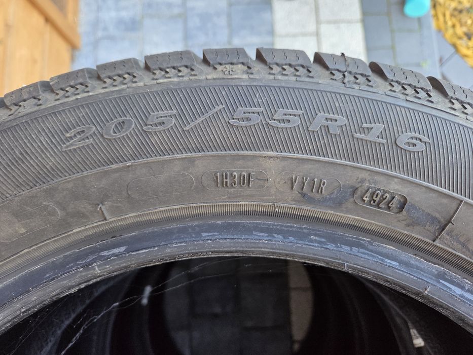 Opony zimowe Dębica Frigo 2 205/55 R16 jak nowe 2000km