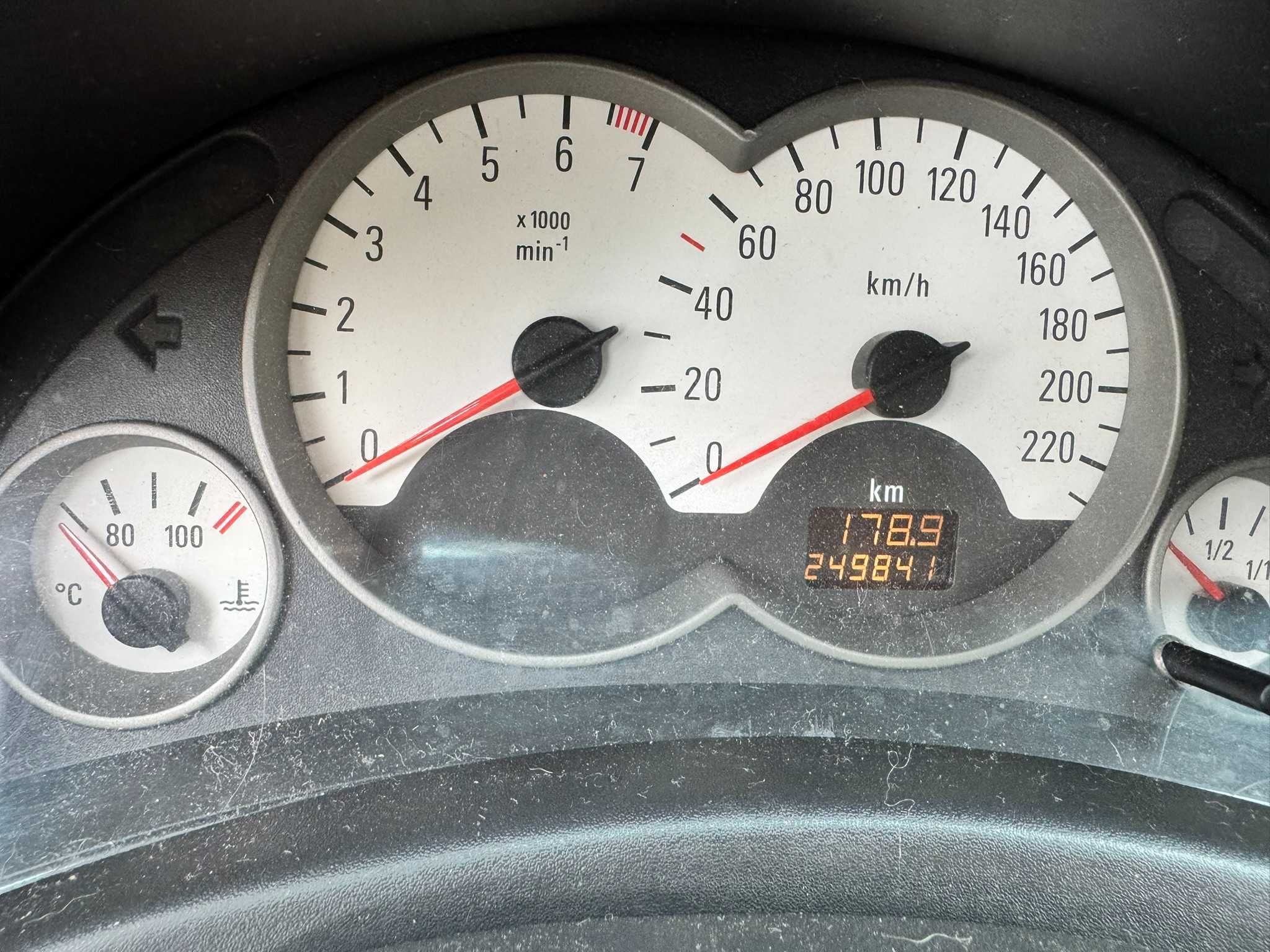 Opel corsa 1.2 gasolina