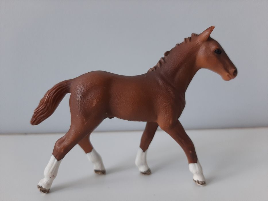 Schleich źrebak hanowerski