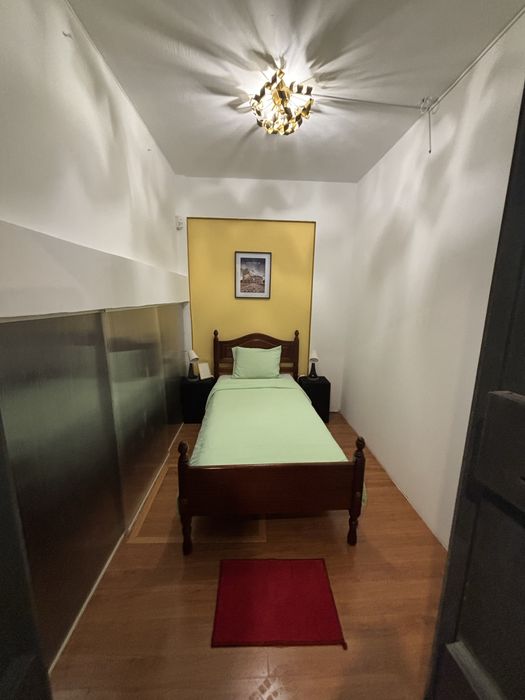 Quarto de Solteiro 2 minutos da estação Merces