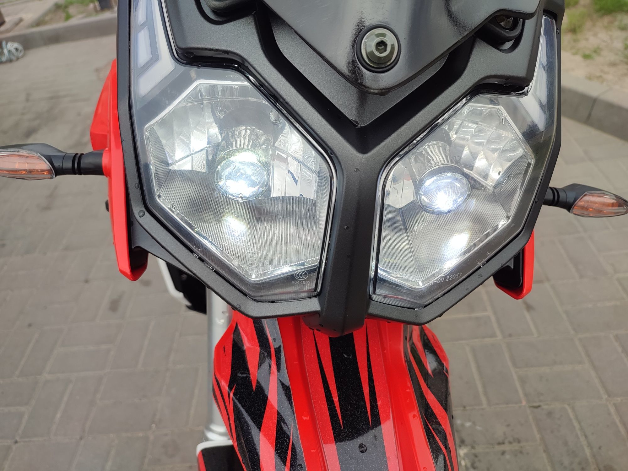 Voge 300Rally Loncing