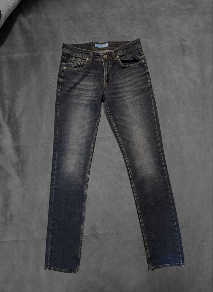 Мужские джинсы размера S-M. Идельное состояние