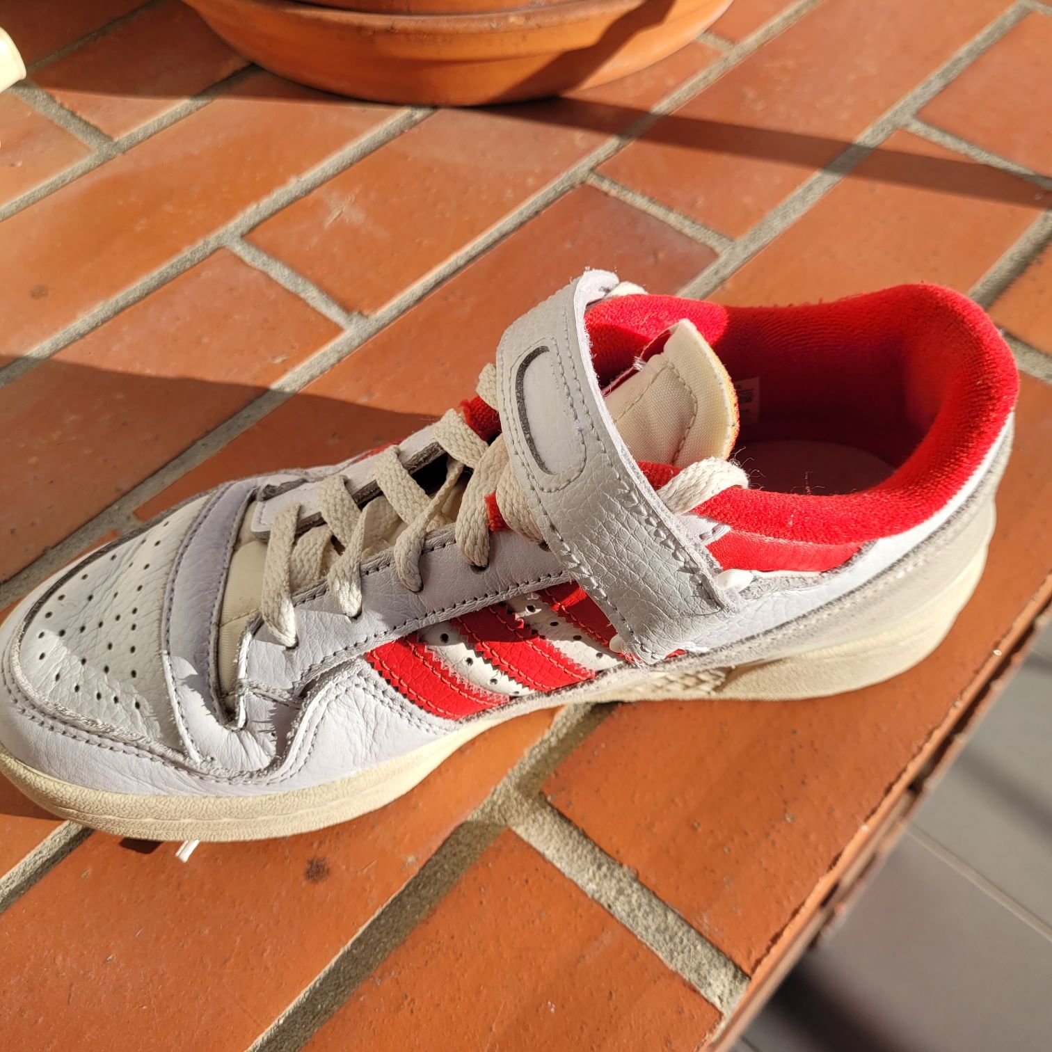 Sapatilhas Adidas forum 84