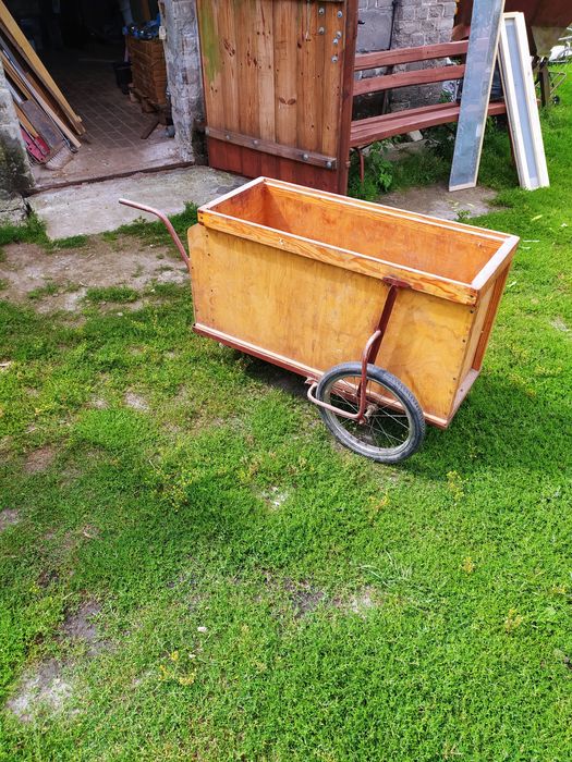 Wózek do wożenia ramek pszczelich warszawskich poszerzanych