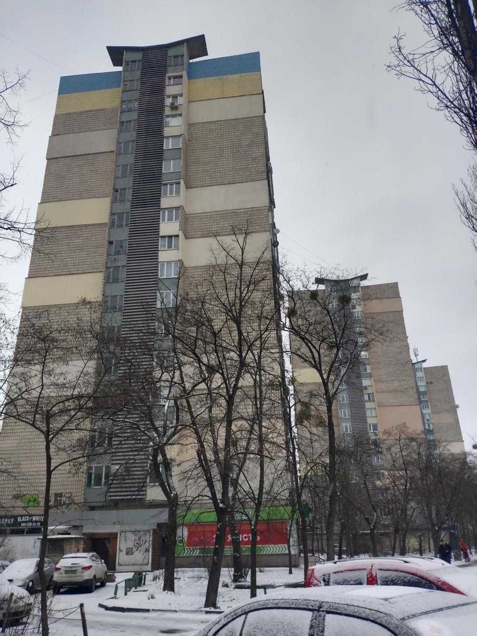 АК 1 Кімнатна Русанівська набережна 20 Готівка