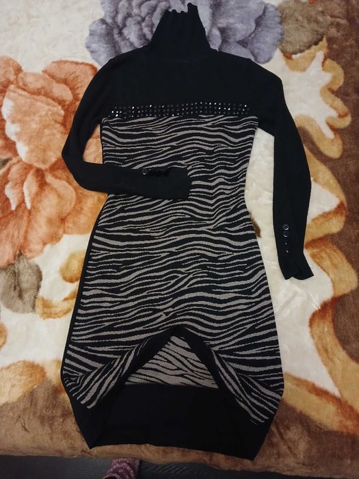 Тёплое зимнее платье под горло