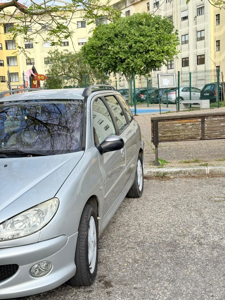 Peugeot 206 SW , econômico ,ideal para a família ou  trabalho!