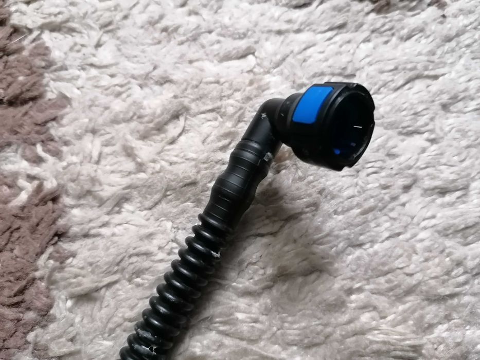 парктронік,підкрилок,шланг омивача фар, насос бачка,важіль Audi E-tron