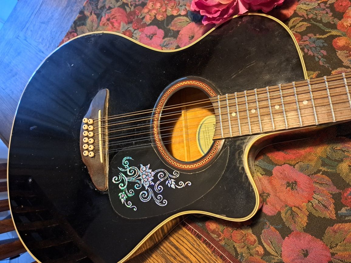 Gitara 12 strunowa  Yamaha.