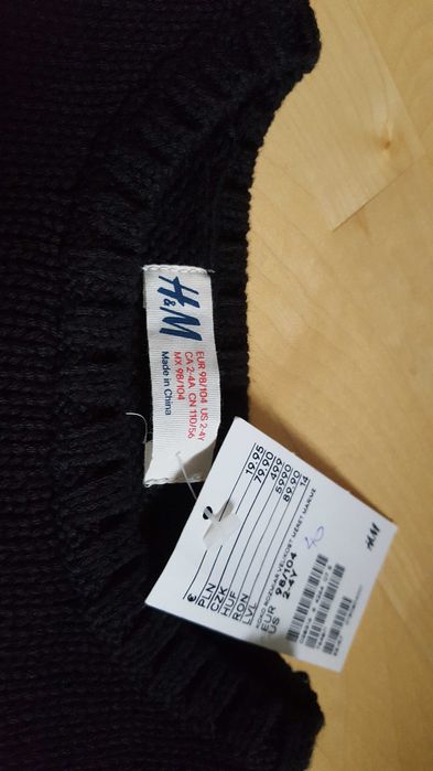 Sweterek czarny r 98/104 HM Nowy