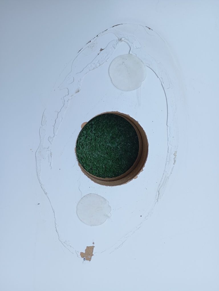 Biały blat łazienkowy z otworem na umywalkę i baterię 81 x 45 x 3cm
