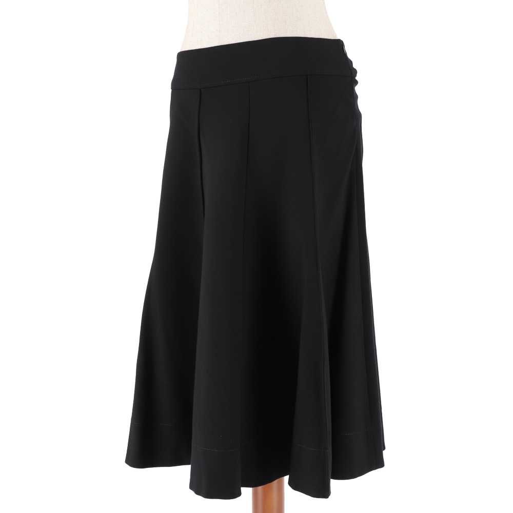 Czarna, rozkloszowana spódnica marki Caterina Leman, rozmiar 44