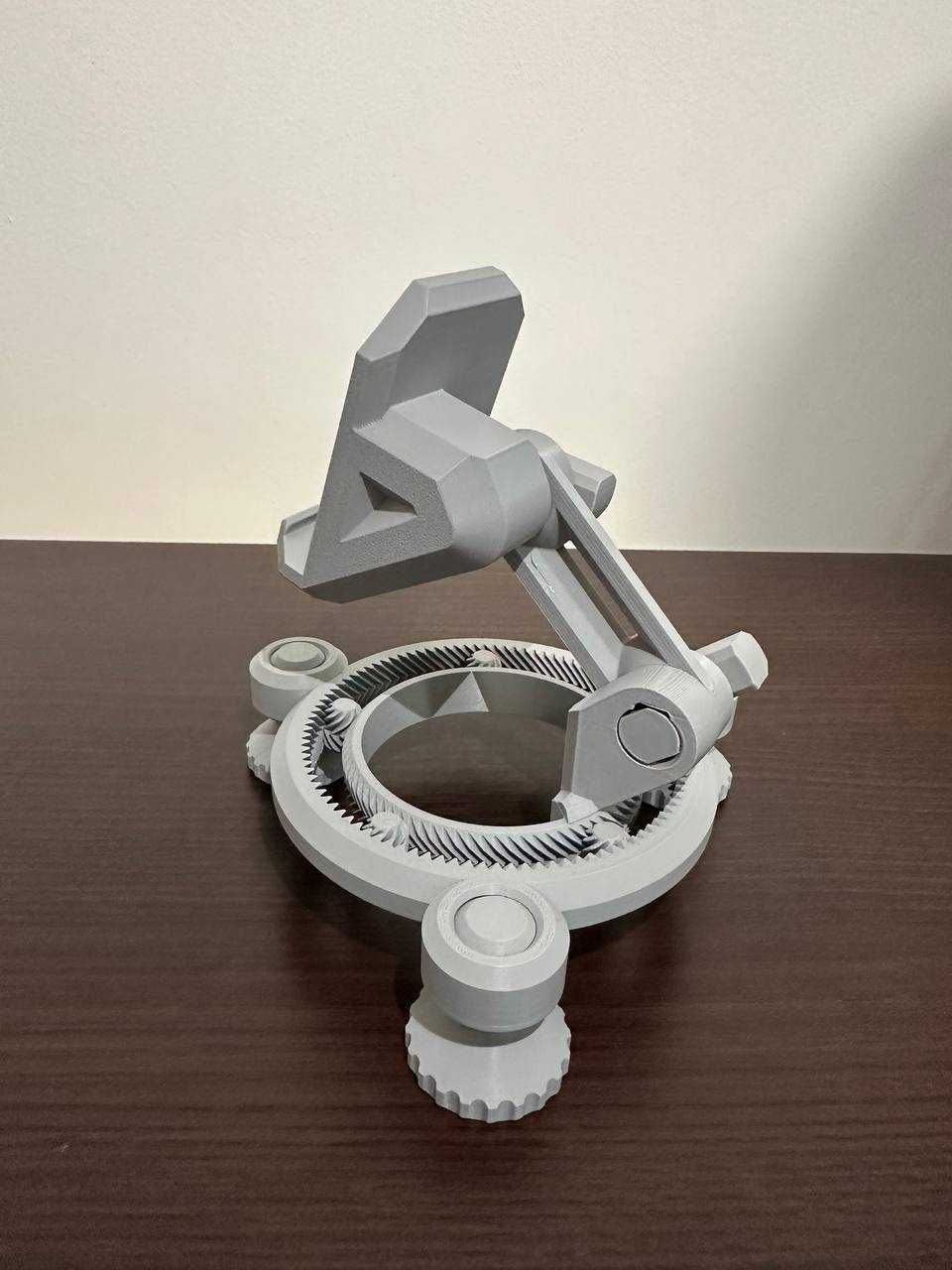Regulowana podstawka na telefon 3D – 30 zł