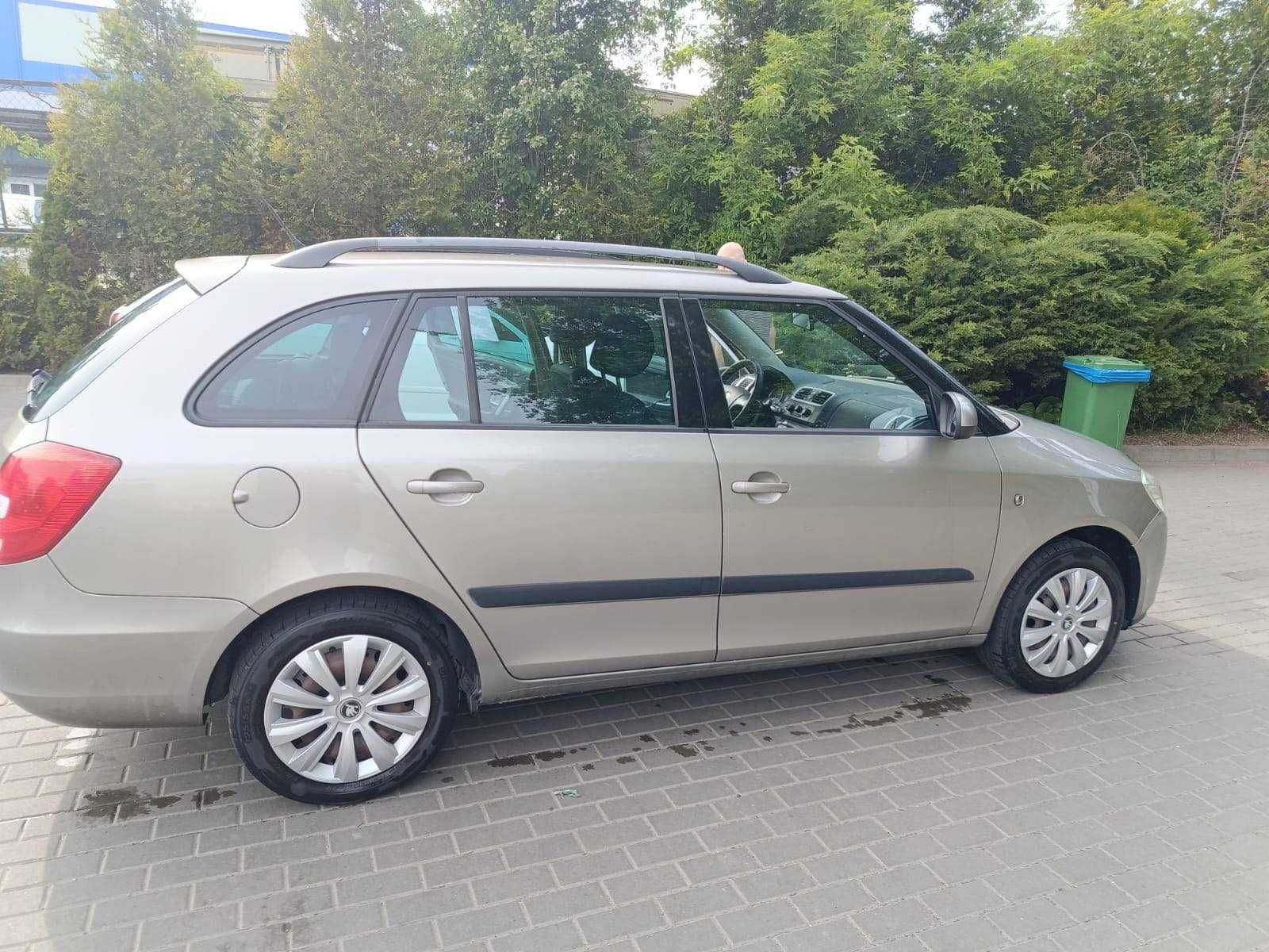 Skoda fabia 2 kombi 2009 rok 1.6 V 190 tyś km