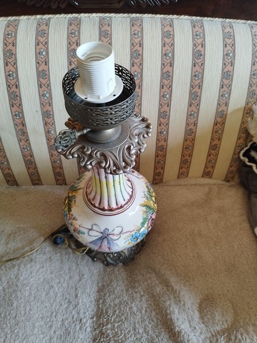 Śliczna lampa stojąca