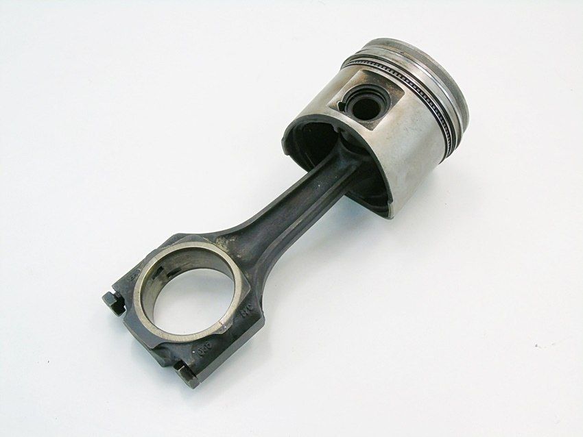 Tłok Korbowód 7926 Audi 100 C2 C3 1.9 B 10V Avant Sedan