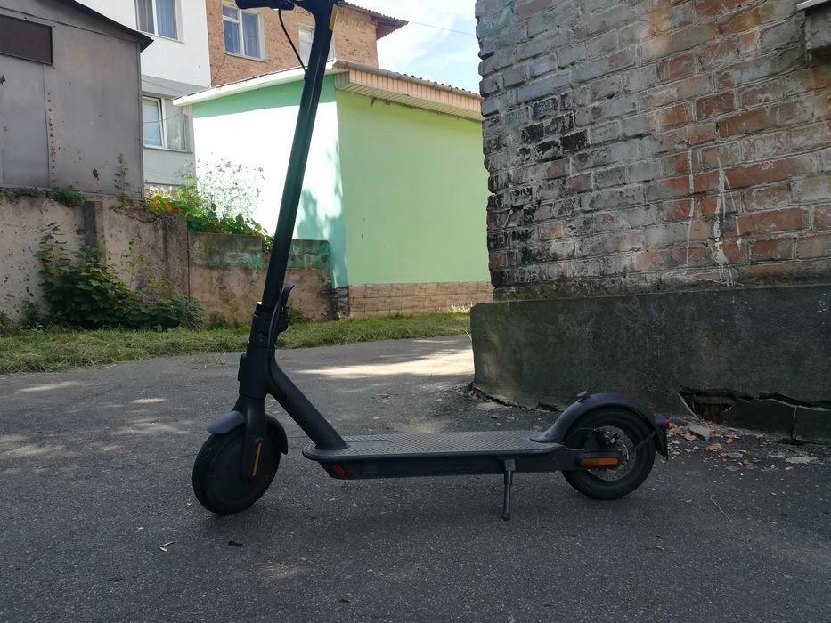 Електросамокат Xiaomi Esential