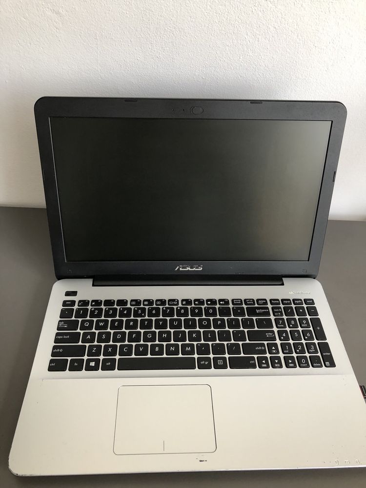 Laptop Notebook ASUS F555L Dysk SSD 256gb 12Gb Ram Torba Zasilacz