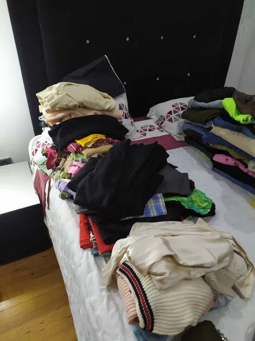 Lote + de 160 peças de roupa, malas e sapatos femininos NEGOCIÁVEL