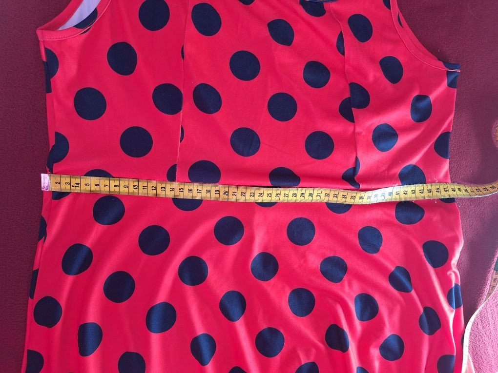 Nowa sukienka w grochy. XL