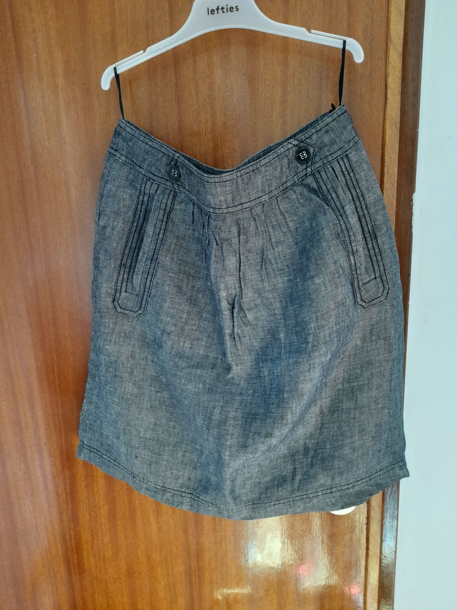 Conjunto de casaco e saia