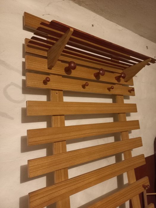 Wieszak-czasy PRL 80x220