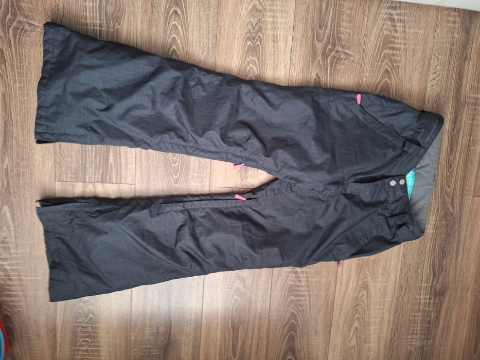 Czarne spodnie zimowe narciarskie s surfanic