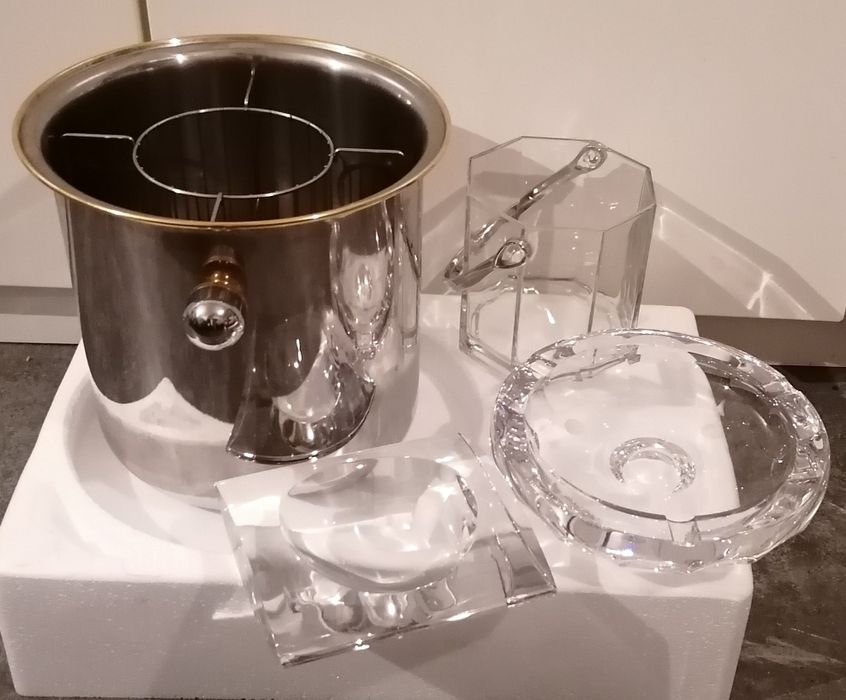 Vendo Frapé em INOX, profissional, balde de gelo e 4 cinzeiros