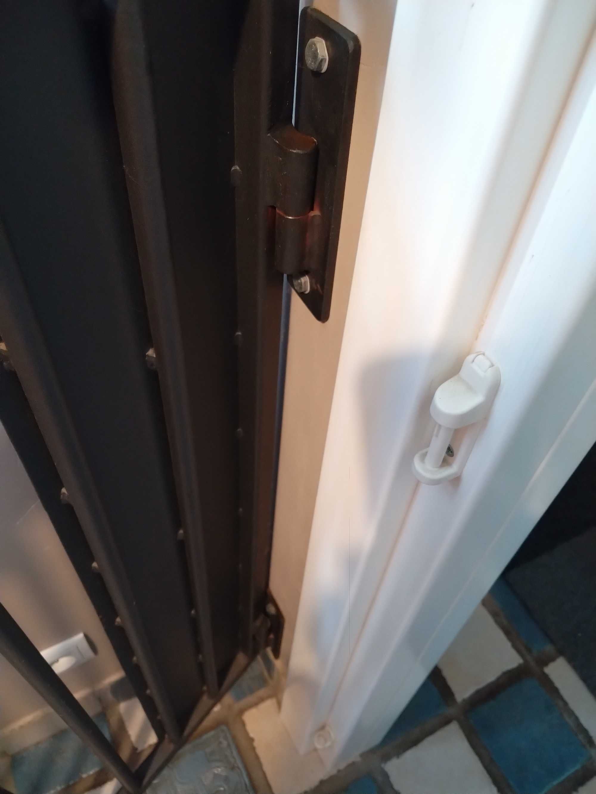 Bramka Bariera zabezpieczająca do drzwi dla pasa stalowa solidna