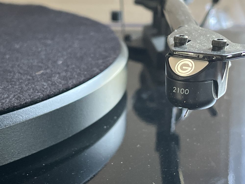 Pro-Ject Carbon MM Goldring 2100 gramofon