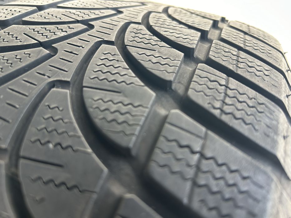 Opony zimowe 235/60R18 x 2 szt Bridgestone