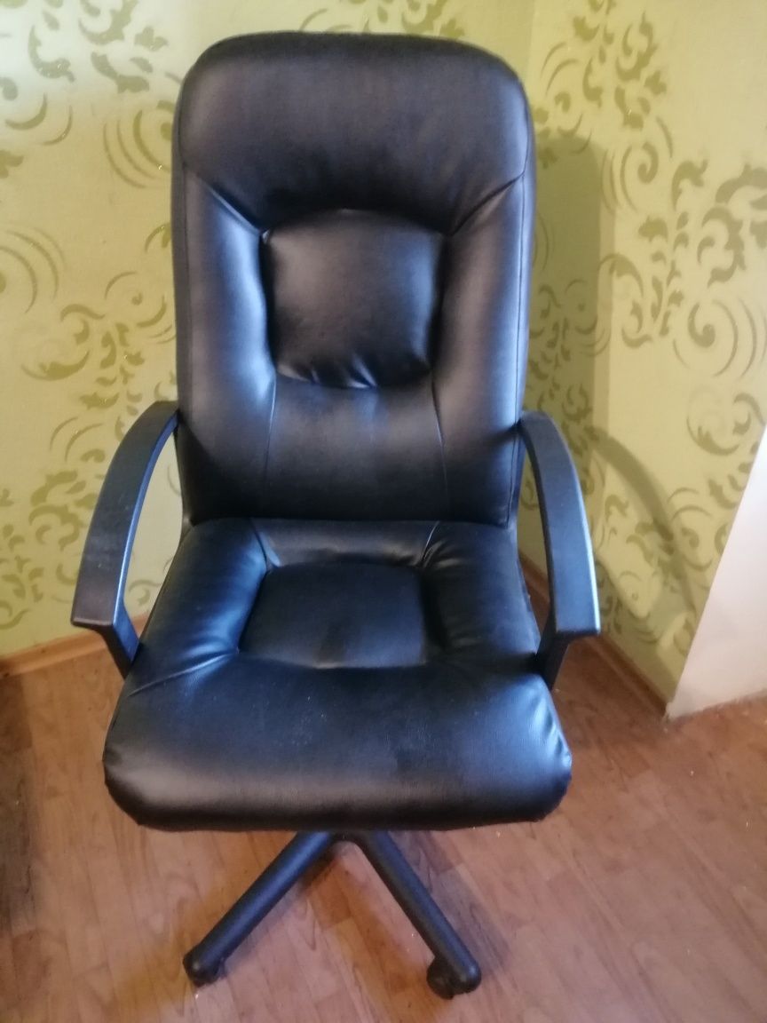 Продам офисное кресло