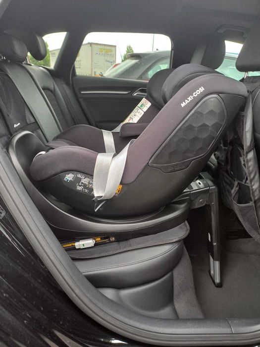 Cadeira-Auto Maxi-Cosi  MICA Eco i-Size Authentic Black