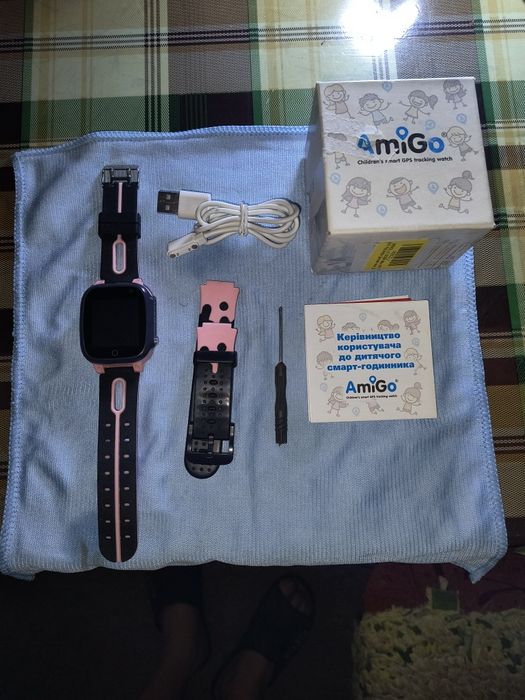 Дитячий годинник AmiGo GO008 Milky GPS WIFI Pink (с сим-картой)