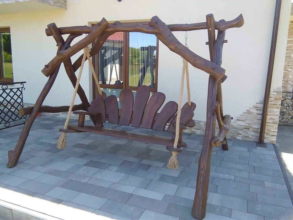 Huśtawka ogrodowa biesiadna