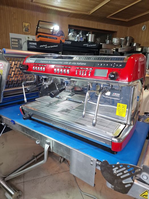 Профессиональная кофемашина La Cimbali M39 DOSATRON RE DT/2